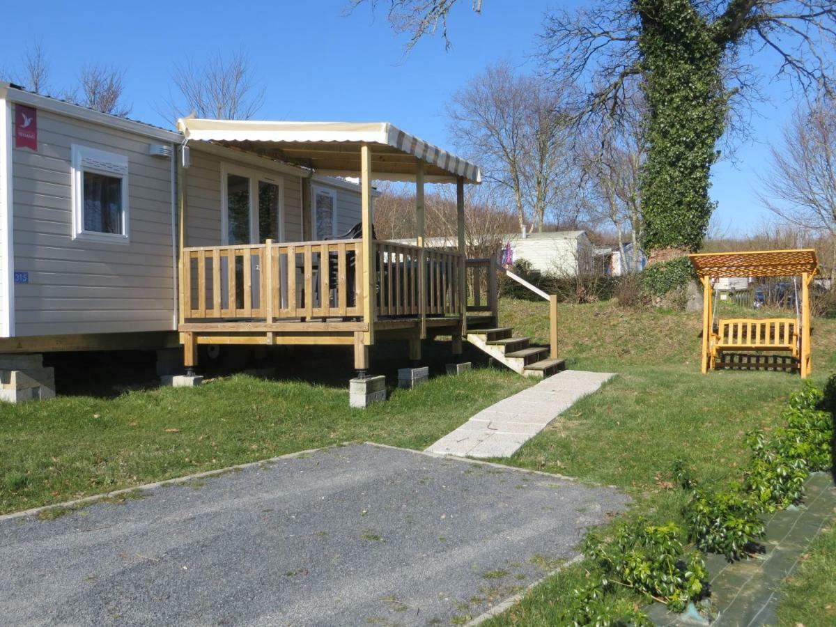 Dans Un Domaine A 4* Litteau